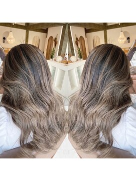 ラウレア(LAULEA) 白髪ぼかしバレイヤージュ