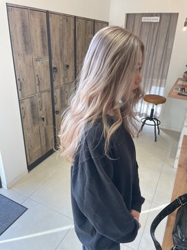 アースコアフュールボーテ 龍ヶ崎店(EARTH coiffure beaute) 外国人風ミルクティーベージュ