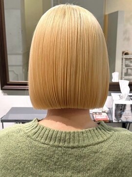 イリ 大阪(ili) ハイライトカラー/ミルクティーベージュ/レイヤーカット