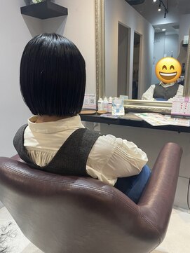 リプラス(Replus) カットラインを残すショートボブ