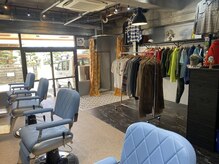 古着屋を併設してます！古着もDig !!