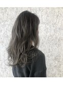 ウェーブ×モノトーングレージュ