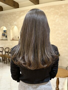 ビュートリアム265(BEAUTRIUM 265) 大人かわいいロングレイヤー/ふんわりカール/オリーブベージュ