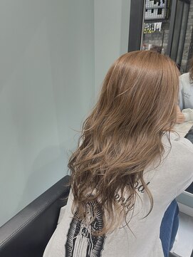 ディア(Dia) 明るめベージュ