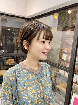 ナループロアオハナ(Nalu pu loa ohana) 耳かけショート/ショートカット/ショートボブ/パーマ落とし