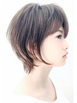 シータ(sheta) 【sheta三畑】透明感40代50代くびれショートで吉瀬美智子ヘア