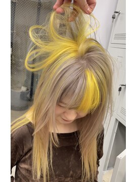 ヴァーディ オモテサンドウ(Vardy omotesando) ハイトーンベージュ・表参道ケアブリーチ・イエロー・ローライト