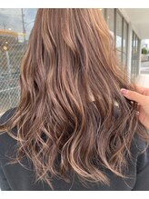 【ナチュラルなのにおしゃれ見え。こなれミルクティーハイライト】