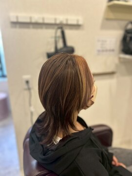 レーヴ(REVE) 柔らかベージュでつくる大人ナチュラルレイヤー