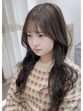 こだわりの骨格補正小顔カットで理想の小顔をを手に入れよう。必ず「変わった」を実感できます。