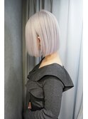 ホワイトカラー　デザインカラー　切りっぱなしボブ