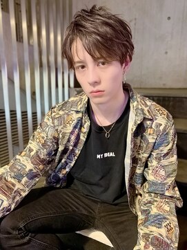 クーエフー(coo et fuu) ソフトツーブロックの癖毛風パーマ　短髪　オシャレ感