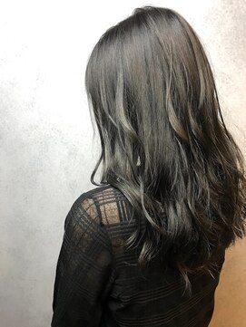 ヘアサロンM 新宿 カーキブラウン☆