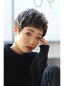 ノーヴェ(Nove) セシルカット風マッシュショート×プラチナグレー