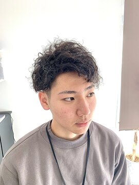 レガーレ(Legare) ショートレイヤー　　スパイラルパーマ