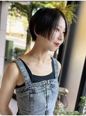 センターパートストレートカットボブスリークショートブラック