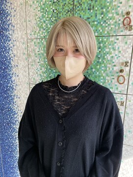 クィーンズゲート和戸店 『ホワイトベージュ』