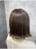 柔らかさ際立つシンプルボブ