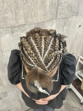 ヘアーメイク フィール ルア(FEEL Lua) コーンロウ