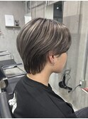 ホワイトグレージュ/バレイヤージュ/ナチュラルショート/表参道