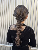 ベルバイリトル(belle by little)&nbsp;ロング編みおろしアレンジ