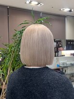 アンククロス 渋谷(ANKH CROSS)&nbsp;ブリーチカラー/ホワイトベージュ/切りっぱなしボブ