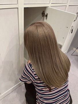 アミュー(Amyu) グレージュカラー