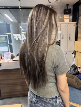 ラフ 難波店(LAFF) バレイヤージュ/シャドウルーツ/ハイライト/レイヤーカット