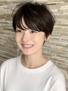 ロビー 青山(ROBBY) ベリーショート/耳だしショート/40代50代60代