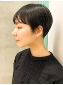 暗髪　黒髪　刈り上げ女子　ショート　伸ばしかけ