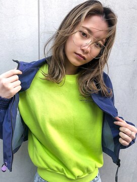 トルネード(TORNADO) 外国人風フェイスフレーミング グレージュ ヨシンモリ 韓国風