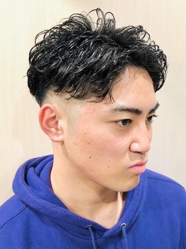 グレイスフルバーバー 赤坂見附店 夏におすすめフェードパーマヘア【床屋】