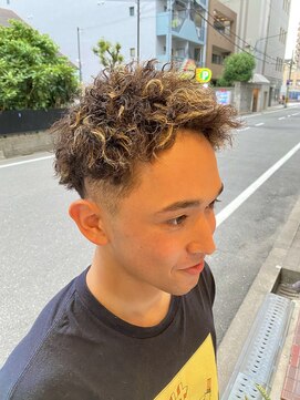 ハシゴ(hasigo.) ツイストスパイラル　大阪メンズパーマ