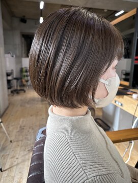 アワー(OUr-) ショートボブ
