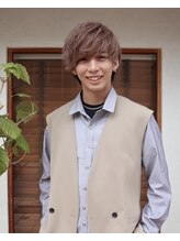 《岸本 拓真　Takuma Kishimoto》退色まで考え抜く色の変化を楽しめるカラーが得意です！梅田/髪質改善