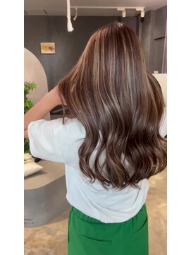 ミチ ノア(mich-nor-) 赤味が苦手な方におすすめオリーブグレー系ハイライト◎20代30代