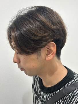 ヒュイル バイ ニアウ(Hwyl by Niau) メンズマッシュセンターパートスパイラルパーマニュアンスパーマ