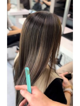 ベルダ 高槻(BELDAD) 髪質改善トリートメントハイライトダブルカラー