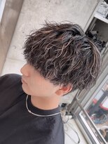 フィフス トウキョウ (fifth TOKYO) ツイストスパイラルパーマ刈り上げ波巻きスパイラル緩めパーマ