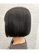 エスカーラ 町田(THE ESCALA)&nbsp;20代30代ショート前髪あり前髪なし顔周りレイヤーカットオリーブ