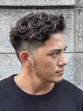 フィフス 札幌大通(fifth) 大通スペインカール刈り上げフェード海外風ヘアメンズパーマ強め