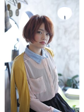 ブーケ(BOUQUET) 毛先を軽くした前下がりのショートボブ　前髪は流ししてます