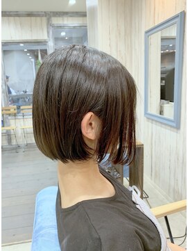 シューフルール(chou-fleur) コンパクト&ミニマムなボブ