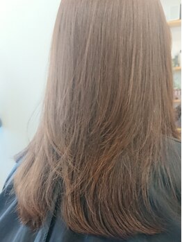 ヘアーサロン ケイ(hairsalon KEI)の写真/髪質に合わせて薬剤を厳選☆気になるクセをしっかり伸ばして、ツヤ感たっぷりのナチュラルストレートに!!