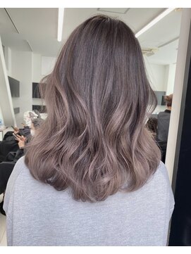 アライブ キチジョウジ(ALIVE Kichijoji) エアータッチバレイヤージュ白髪ぼかし/ケアブリーチハイライト