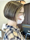 脱白髪染めカラー、ハイライト、ミニマムボブ
