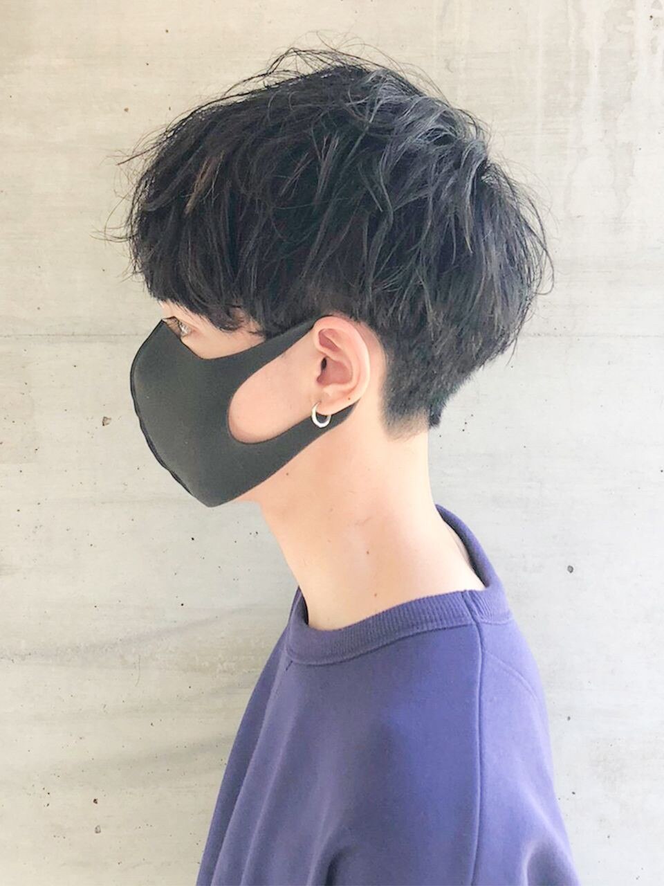 韓国マッシュ黒髪刈り上げツーブロック 