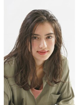 メゾンブラン アヴェダ(Maison Blanc AVEDA) 柔らか質感のカーキヘア