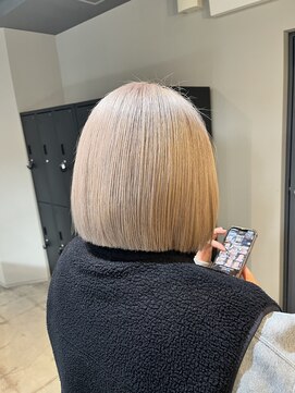 リア 布施店(Lia) ホワイトベージュ