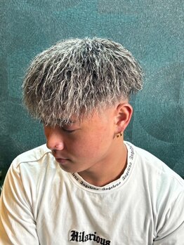 トライブ(TRIBE)の写真/【梅田・中津】理想のスタイルやトレンドを踏まえたご提案で、あなた史上”最高にかっこいい”仕上がりへ！